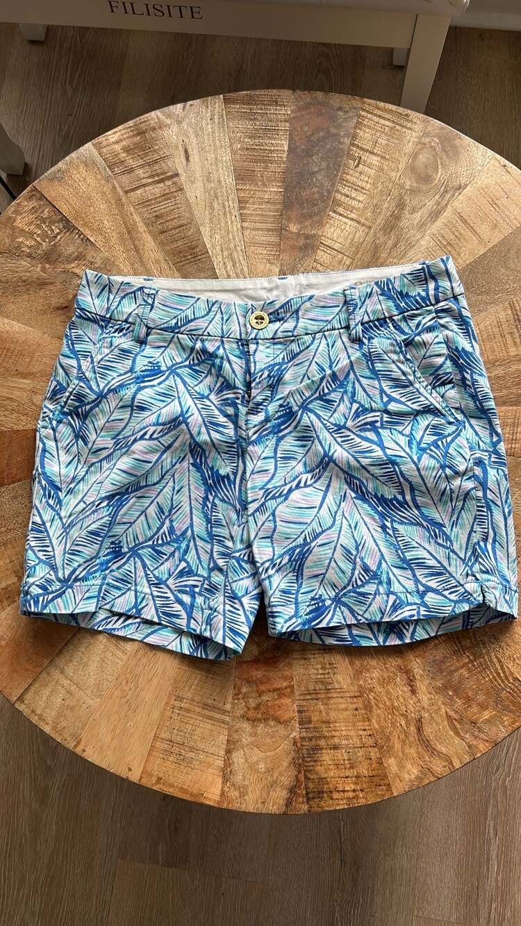 Lilly Pulitzer Jayne Stretch Shorts in Blue Palm Leaf Print